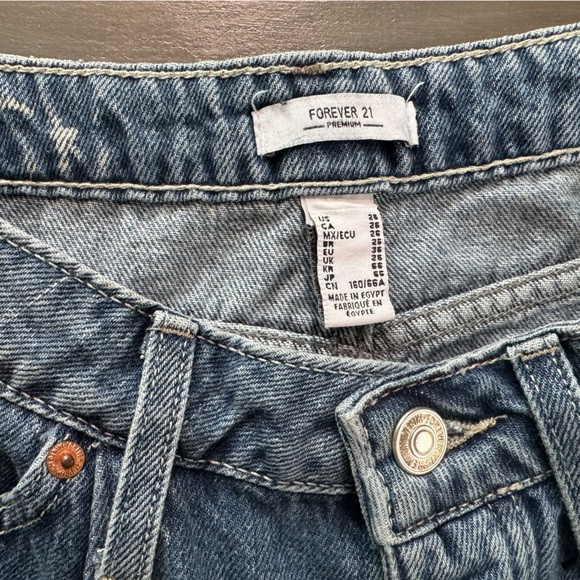 Forever 21 Side Vent Slit Frayed Fringe Denim Shorts - Picture 3 of 3